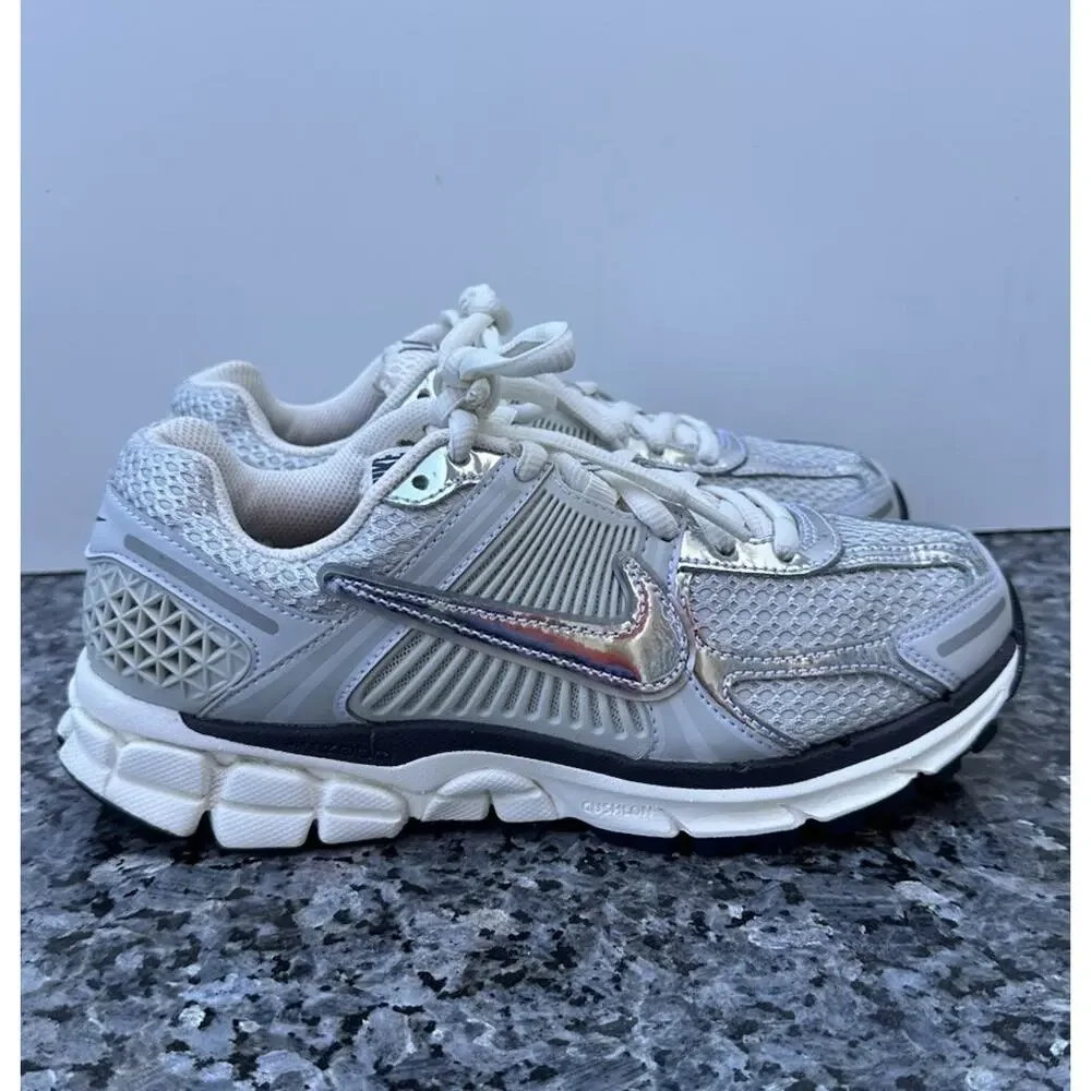 Used Nike Zoom Vomero 5 Women's Size 8 Photon Dust/Chrome-Gridiron FD0884-025